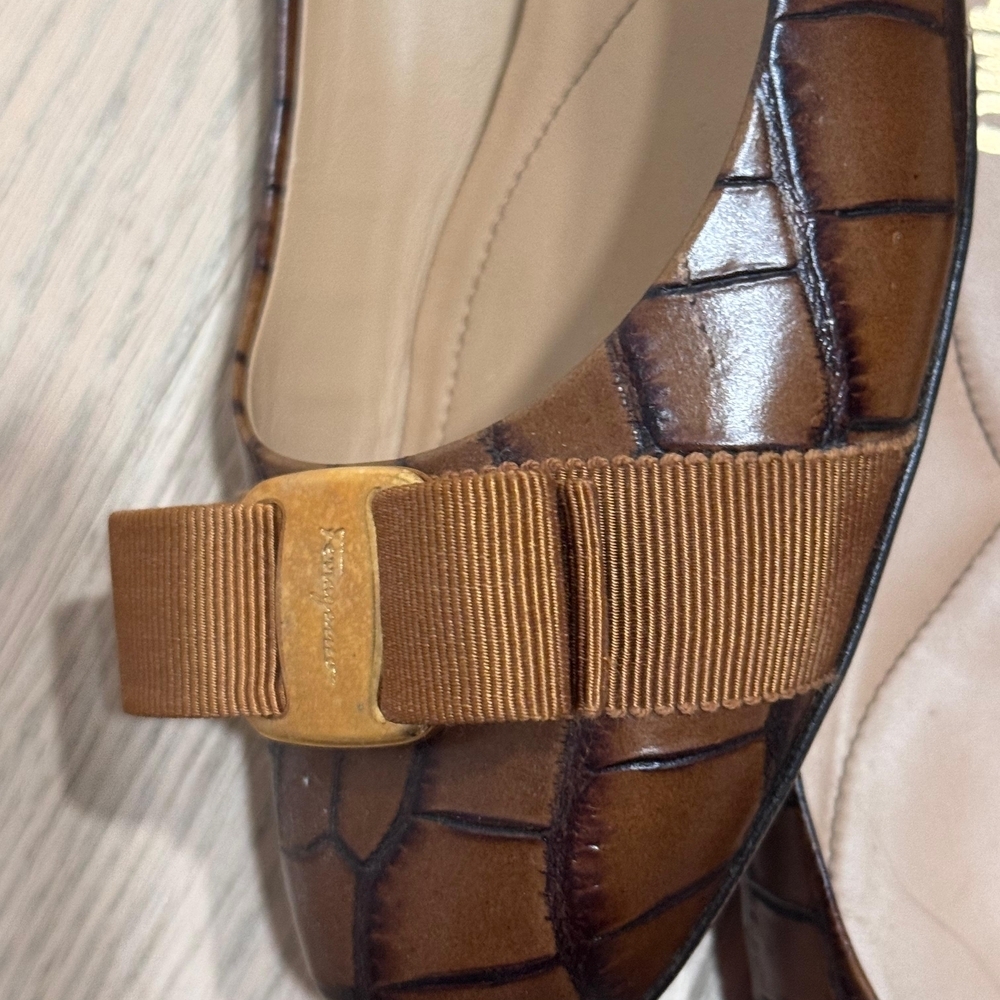 Salvatore Ferragamo Brown Leather Women's Shoes - Picture 5 of 7